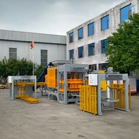 Machine automatique de fabrication de pavés et de blocs en béton QT8-15 avec moules personnalisés