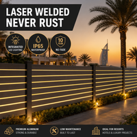 Clôture de jardin moderne en aluminium à persiennes, 1,8 m de haut, crée une ambiance lumineuse et chaleureuse pour les patios contemporains, durable et antirouille