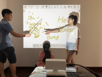 Tableau numérique intelligent multimédia d'écriture au doigt Les tableaux blancs interactifs portables font de la télévision le tableau blanc interactif