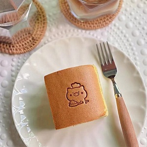 Sello de marca personalizado de latón con mango para repostería, madera y cuero - Product Image 4