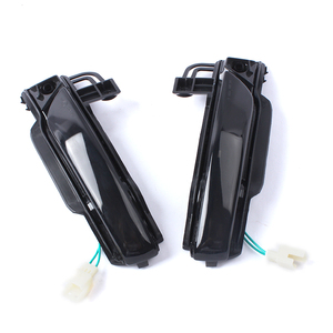 ไฟเลี้ยว LED สีดำแบบไดนามิกสำหรับรถยนต์ Autodragons ไฟเลี้ยวแบบเรียงลำดับสำหรับกระจกมองหลัง สำหรับรถ Jeep Grand Cherokee ปี 2011-2020 - Product Image 1