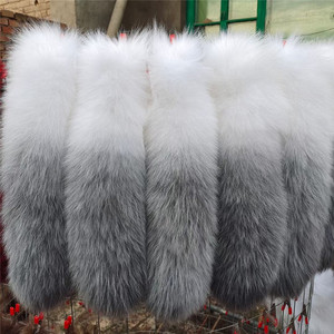 ปลั๊กเสียบก้นขนสุนัขจิ้งจอกแท้คุณภาพสูง กระเป๋าผู้หญิง พวงกุญแจขนสัตว์ ราคาขายส่ง MOQ ต่ำ 12ซม.-40ซม.-75ซม.-150ซม. - Product Image 4