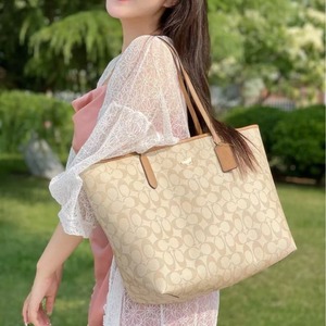 Bolso Tote Suave con Diseño Floral Clásico, Gran Capacidad, Primavera/Verano 2026, Bolso de Hombro Portátil, Combinable con Todo, Magnético, para Mujer - Product Image 4
