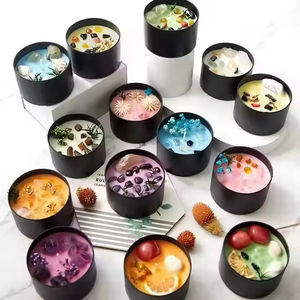 Bougie parfumée en cire de soja avec logo personnalisé, boîte en étain noire de luxe, fleurs séchées, cristal de quartz - Product Image 1