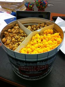 Bán Buôn In Ấn Sang Trọng Cấp Thực Phẩm Rỗng Bỏng Ngô Tin Lon Stackable Lớn Giáng Sinh Bỏng Ngô Tins Kim Loại Bỏng Ngô Tin Xô - Product Image 6