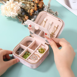 Caja de Almacenamiento de Joyería Portátil de Terciopelo con Espejo, para Collares, Anillos, Aretes y Broches, Disponible en Stock del Fabricante - Product Image 4