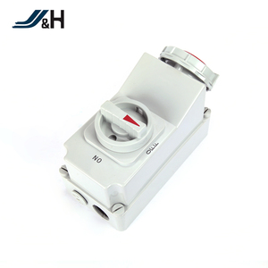 Ổ Cắm Khóa Liên Động Cơ Khí Ba Pha Chống Nước IP67 IEC Gắn Trên Bề Mặt - Product Image 5