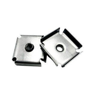 Tuercas soldadas de cuatro lados Xin Accessories, acero al carbono Q235, grado A, nivel 4.8, para conexión de chapa metálica - Product Image 2