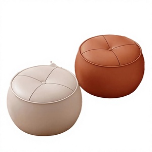 Tabouret rond pliable en bois souple et cuir PU - Repose-pieds multifonctionnel pour la maison et siège pour changer de chaussures avec un design durable - Product Image 2