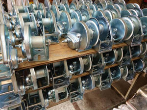 Verricello Manuale a Fune Metallica di Alta Qualità 1200LBS, Mini Verricello Portatile per Sollevamento, Verricello a Canna Portatile - Product Image 6
