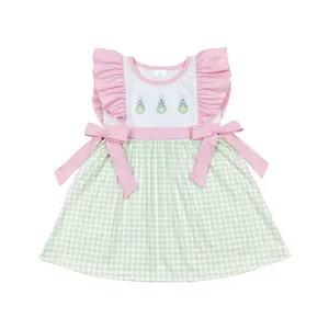 GSD0601兔子胡萝卜刺绣绿色格子粉色蝴蝶结漂亮女孩服装可爱儿童服装套装