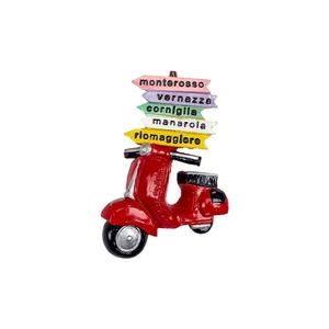Vente en gros d'aimants de réfrigérateur en résine pour scooter 5 Terres d'Italie-Souvenirs touristiques faits à la main avec un fort magnétisme Cadeau et décoration intérieure - Product Image 6