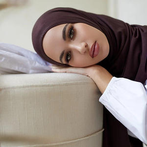 Color personalizado tamaño sólido transpirable respetuoso con el medio ambiente Jersey Hijab bufanda para Mujeres Musulmanas - Product Image 4