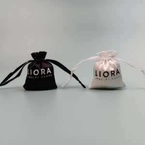 Pochettes en satin colorées pour bijoux, sacs cadeaux en soie douce personnalisés avec cordon de serrage pour mariage et fête, sacs de shopping personnalisés avec logo - Product Image 2