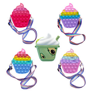 Portefeuille en silicone pour enfants KL, sac à cupcakes, jouets, sac à main portable imperméable en forme de crème glacée pour filles de 5 ans et plus - Product Image 2