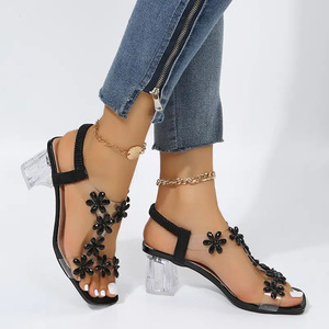Sandales à talons carrés pour femmes, dessus en PU, design floral, chaussures décontractées à enfiler - Product Image 1