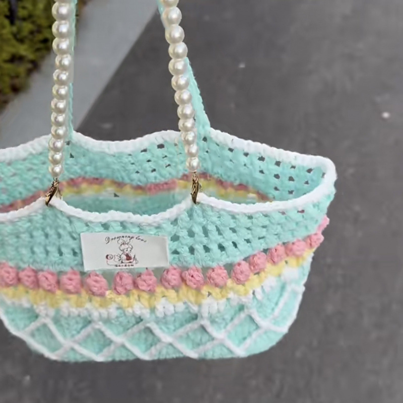 Catena di perle con sacchetto in materiale tulipano a reticolo verde acqua diamantato