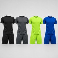 Ensemble d'entraînement personnalisé TAIMI pour la gym : T-shirt à manches courtes et short au-dessus du genou, 140g, séchage rapide, empiècements en maille, extensible dans les 4 sens, fentes latérales, motif cœur 3D, pour homme