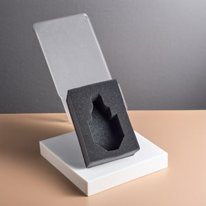 Insert en <span class=keywords><strong>mousse</strong></span> EVA/EPE personnalisé bon prix matériau éponge en PU pour emballage <span class=keywords><strong>de</strong></span> boîtes en <span class=keywords><strong>verre</strong></span> Film <span class=keywords><strong>de</strong></span> protection et <span class=keywords><strong>de</strong></span> rembourrage en bois - Product Image 1