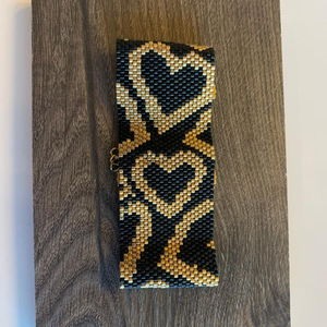 Hermosa pulsera de corazones Miyuki hecha a mano con cuentas - Product Image 1