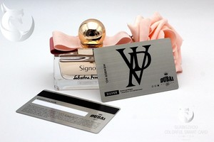 Tarjeta de Visita Personalizada Impresa en 4 Colores en Acero Inoxidable con Acabado Cepillado - Product Image 3