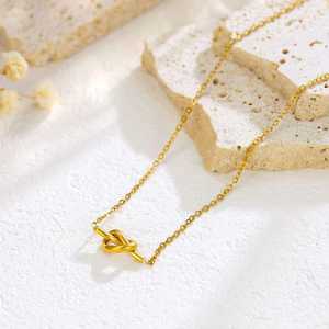 Collar de Acero Inoxidable para Mujer, con Zirconia, Luna, Números Romanos, Corazón y Concha, en Oro de 18K y Titanio - Product Image 3