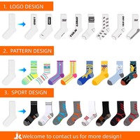 Chaussettes Homme Tricotées Blanches Type Chaussettes de Costume Col Ras du Cou Personnalisables Logo OEM, Chaussettes de Sport Personnalisées en Gros pour Homme