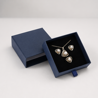 Boîte à bijoux en carton pour bagues, colliers et boucles d'oreilles, avec logo personnalisé, rose