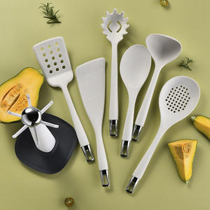 Soporte colgante antiadherente y seguro para utensilios de cocina, con <span class=keywords><strong>hebilla</strong></span> electrochapada, kit de siete piezas todo en uno de cucharas y espátulas - Product Image 1