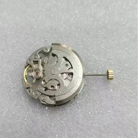 Montre automatique à trois aiguilles de la série 7120, vente directe d'usine Dandong, avec boîtier en métal et bracelet en acrylique