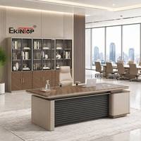 Bureau de direction moderne en forme de L, table de direction en bois de noyer, ensemble de mobilier de bureau de PDG avec bibliothèque assortie
