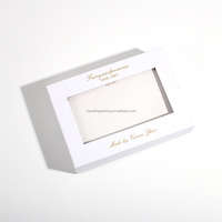 Boîte-cadeau en carton blanc personnalisé fermeture magnétique avec fenêtre en PVC transparent impression en relief manipulé presse sur l'emballage de faux ongles