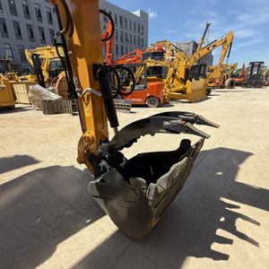 Miniexcavadora de segunda mano Sany SY95C hecha en China, precio barato, excavadora hidráulica usada sobre orugas Sany 95C lista para enviar - Product Image 4