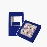 Boîte à gâteau en carton ivoire personnalisable avec couvercle, boîtes rigides écologiques, laminage mat et gaufrage, design de fenêtre pour gâteaux et sushis