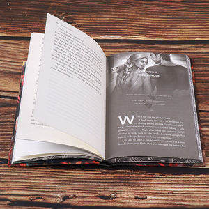 Impression de livres personnalisés à couverture rigide avec dorure sur le dos et bords vaporisés estampillés – Usine de romans fantastiques et romantiques - Product Image 6
