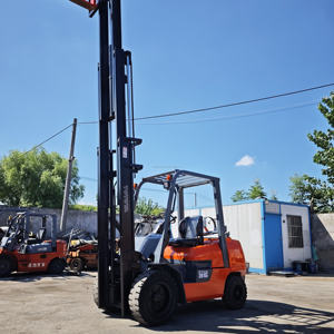 KOMATSU TCM TOYOTA Japon 3.5 tonnes 4.5 mètres 3 étapes chariot élévateur TOYOTA FGZN 35 chariot élévateur double usage de gaz et de gaz liquéfié - Product Image 6