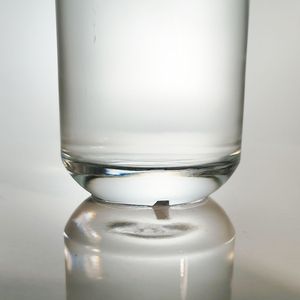 Bouteille en verre personnalisée haut <span class=keywords><strong>de</strong></span> gamme et abordable <span class=keywords><strong>de</strong></span> 700 ml, 300 ml, 1 L pour boissons <span class=keywords><strong>de</strong></span> <span class=keywords><strong>Bordeaux</strong></span>, rhum, vin, gin, avec bouchon et couvercle électroplaqué - Product Image 5