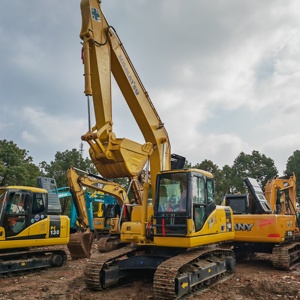 Excavatrice Komatsu PC160LC-7 d'occasion du Japon, 16 tonnes, chenilles longues, pelleuse moyenne, en stock, prête à être expédiée, en bon état de fonctionnement - Product Image 2