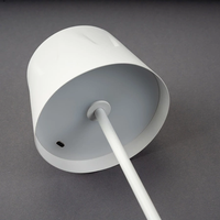 Lampe de table à LED d'extérieur moderne portable pour lire la veilleuse rechargeable avec chevet à piles sans fil