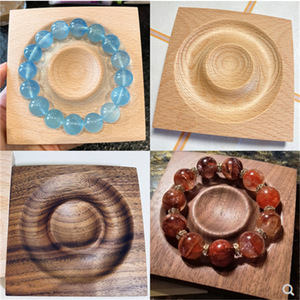 Plateau de présentation de bijoux en bois de hêtre et noyer noir, carré 10x13 cm, en bois massif, pour rangement de bracelets et accessoire photo - Product Image 3