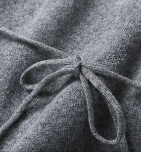 Manteau cape gris pour femme - Manches fendues, taille à nouer, coupe oversize, tendance - Product Image 6