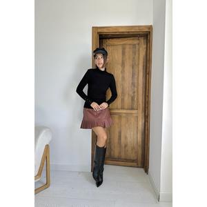 Pull tricoté noir à col roulé pour femme, motif imprimé décontracté, broderie frontale, grande taille, fermeture éclair, doux et chaud pour l'hiver – Vente en gros - Product Image 3