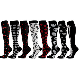 Chaussettes <span class=keywords><strong>de</strong></span> compression en nylon <span class=keywords><strong>fantaisie</strong></span>, originales et amusantes, avec logo personnalisé KTS23 OEM, antimicrobiennes, pour infirmières, hauteur genou. - Product Image 3