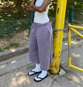 Pantaloncini Viola Retrò Y2K con Stampa Lettering, <span class=keywords><strong>Pantaloni</strong></span> <span class=keywords><strong>Capri</strong></span> Stile Hip Hop Americano, Streetwear Casual Unisex, <span class=keywords><strong>Pantaloni</strong></span> Larghi - Product Image 1