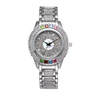 Reloj de Lujo Único para Mujer con Diamantes, Reloj Redondo Dorado con Esfera Personalizada, Reloj de Pulsera de Cuarzo de Lujo con Circonitas - Product Image 1