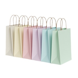 Luxuriöse Kosmetik- und Schuh-Boutique Geschenktüte aus Kraftpapier Umweltfreundliche Schlichte Kaffeeladen-Mitnahmetüte Verpackung - Product Image 1