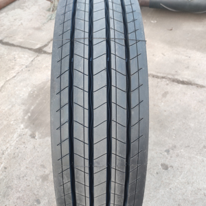 ยางรถบรรทุกยี่ห้อ HAWKWAY ขนาด 295/80R22.5 ระยะทางวิ่งไกลขึ้น ทนทาน ประสิทธิภาพสูง พร้อมยางใน ขนาด 295/80r22.5 สำหรับรถบรรทุกขนาดใหญ่ 2 เส้น - Product Image 1