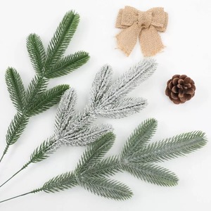 Accesorios para Coronas de Navidad Ramas de Pino Agujas de Pino de Plástico Navideñas Planta Verde Artificial Decoración al por Mayor - Product Image 2