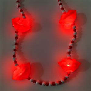 قلادة شفاه متوهجة بخرز أحمر وأبيض LED للزينة في حفلات الكرنفال وعيد الحب - Product Image 6
