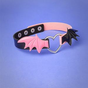 Collier ras du cou gothique en forme de cœur avec ailes de chauve-souris, en similicuir, chaîne à maillons réglable de 24 pouces, style punk vampire, pour femme, Halloween, fête rave - Product Image 4